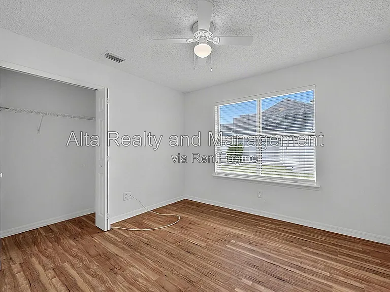 8426 Country Bend Cir W — Photo 24