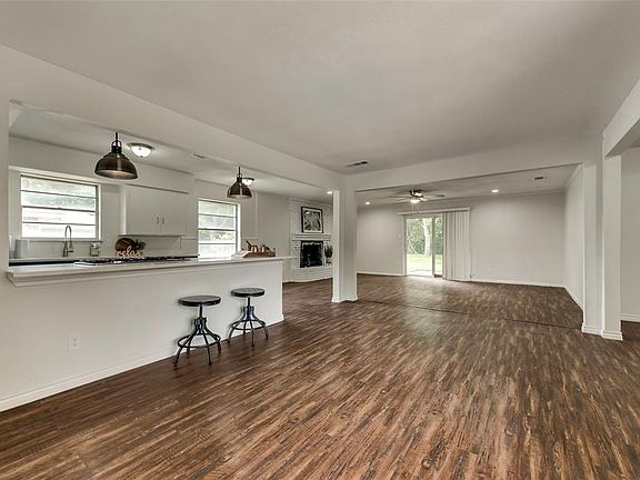 3rd image of 423 Dalton Dr