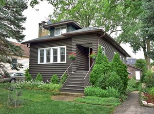 260 N Willow Rd, Elmhurst, IL 60126