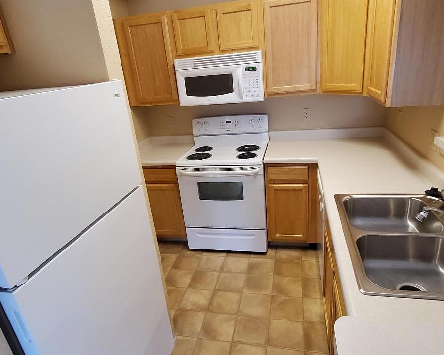 2nd image of 734 Tumbleweed Ln APT 205