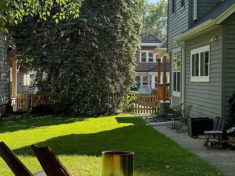 2622 S Delaware Ave — Photo 5