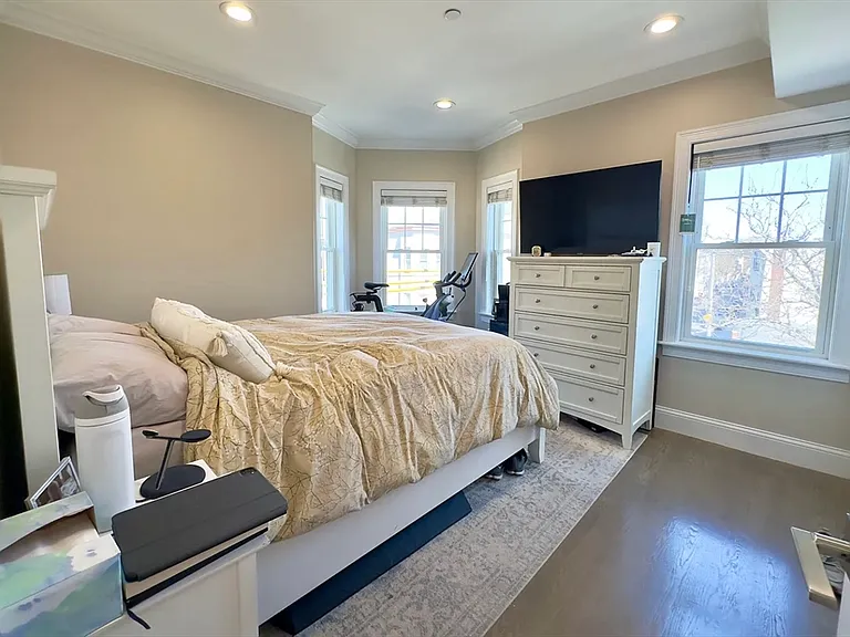 78 Cottage St #3 — Photo 6
