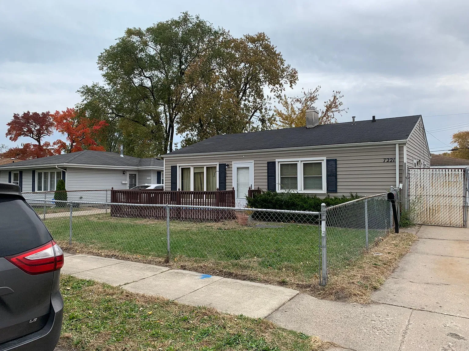 3 bed, 1300 sqft, $1,700 — Photo 1
