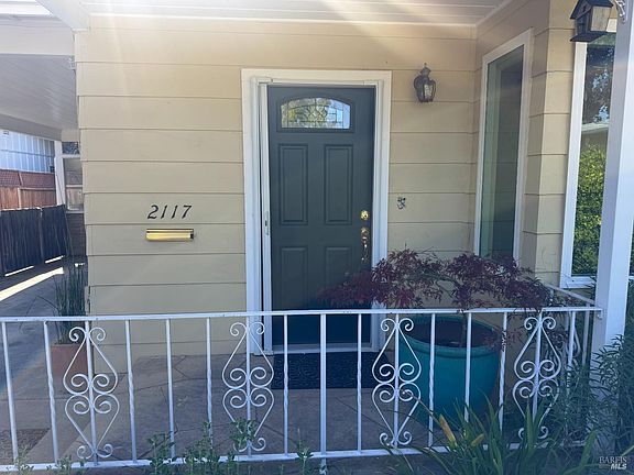 4th image of 2117 Harris Court