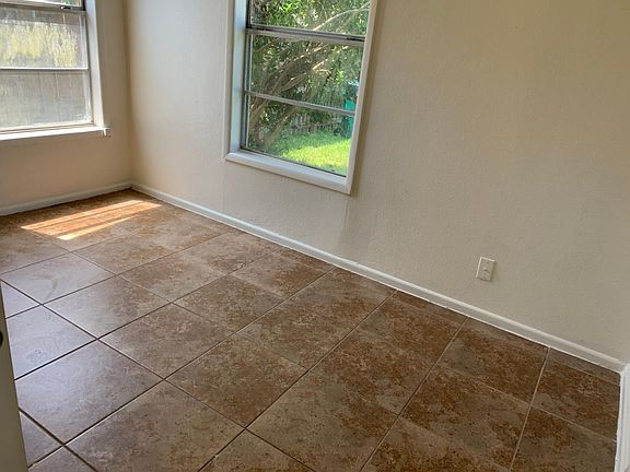 3rd image of 4006 King Richard Dr