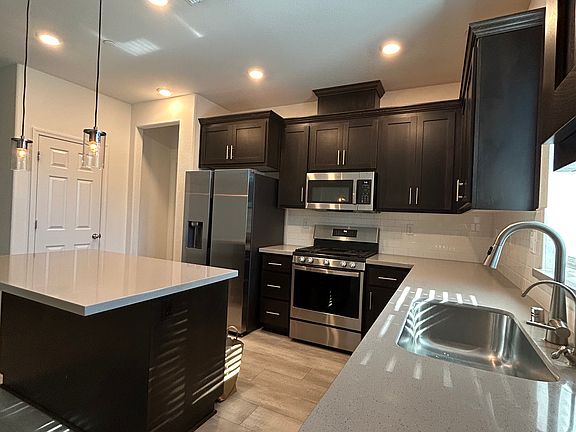 2nd image of 872 Fruit Stand Cir