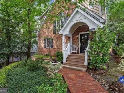 4033 7th St S, Arlington, VA, 22204