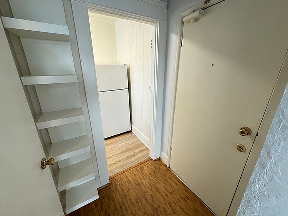 5th image of 40 Brooks Ave APT 19