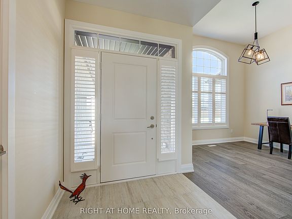 4th image of 2043 Lockwood Cres