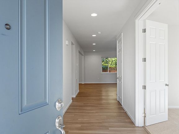 4th image of 12968 186th Ave E