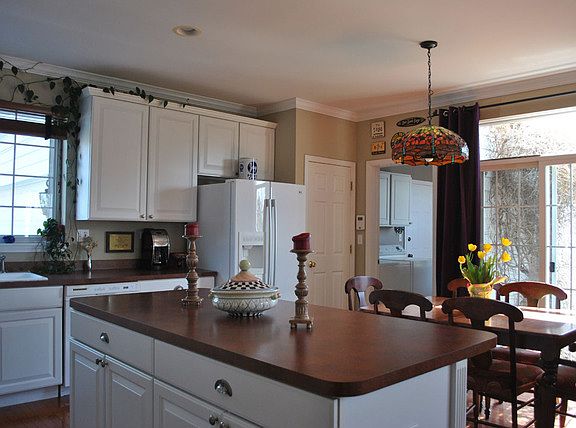 3rd image of 299 E Huron St