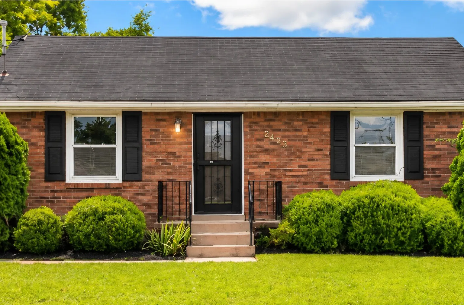 3 bed, 1187 sqft, $2,000 — Photo 1