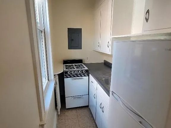 3rd image of 2903 N Calvert St #3F