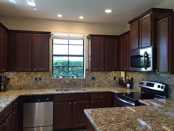 3rd image of 136 W Astor Cir