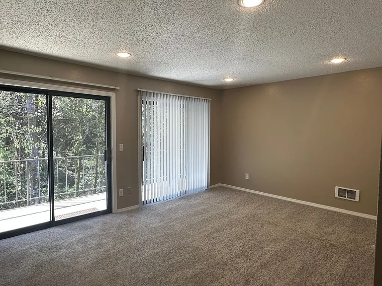 2700-2728 SW Beaverton Hillsdale Hwy — Photo 10