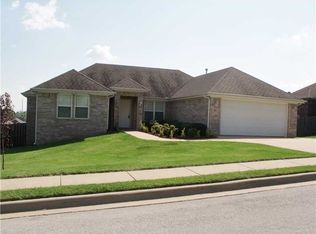 320 Sigel Trl, Centerton, AR 72719