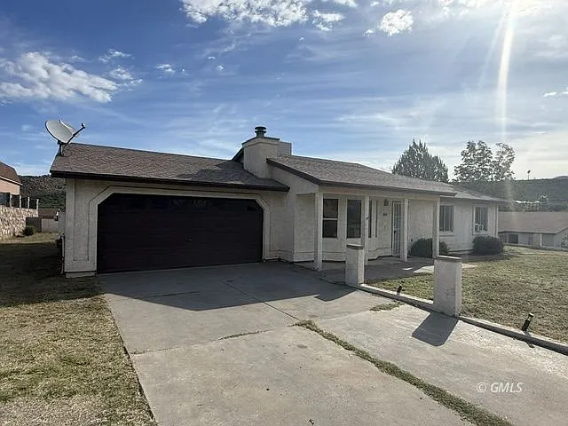 3 bed, 2.0 bath, 1146 sqft, $1,800 — Photo 1