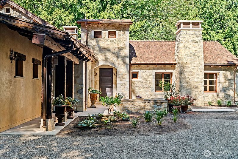 5th image of 11008 N Deer Drive
