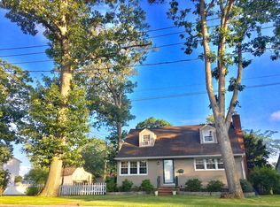 10 E Cedar St, East Massapequa, NY 11758