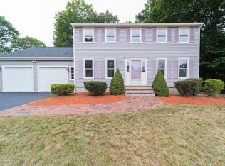 22 Nobscot Brook Ln, Rockland, MA 02370