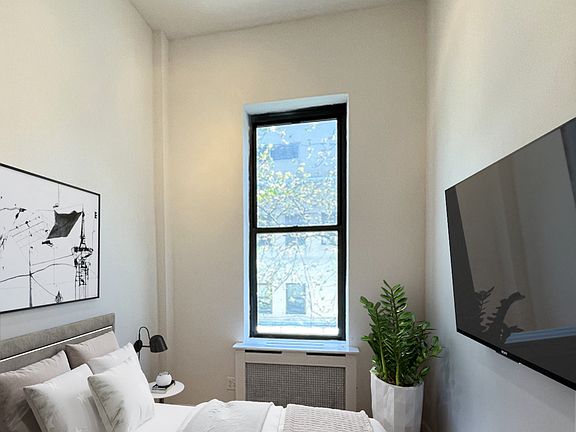 4th image of 127 W 81st St APT 1B