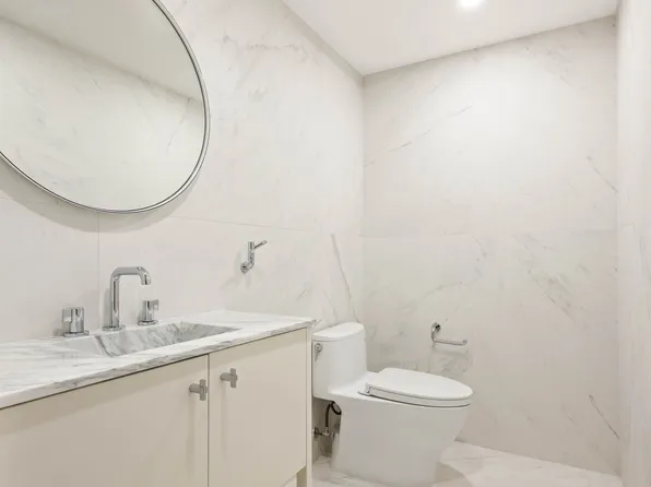 292 Gates Avenue image 17 of 23