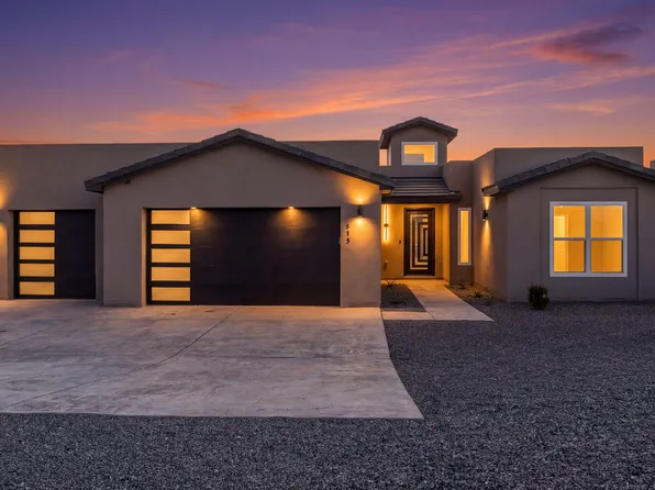 513 6th St NE, Rio Rancho, NM 87124