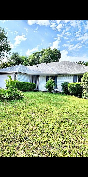 1st image of 651 Brookside Dr