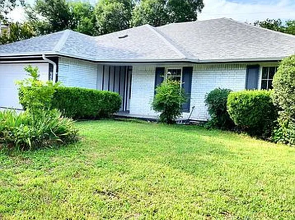 651 Brookside Dr, Cedar Hill, TX 75104