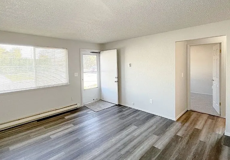 Cherry Lane Duplex - 3114 Cherry Ln — Photo 4