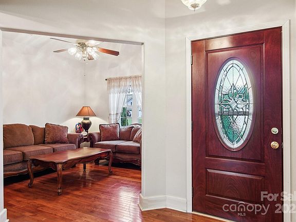 5th image of 150 Baton Ln