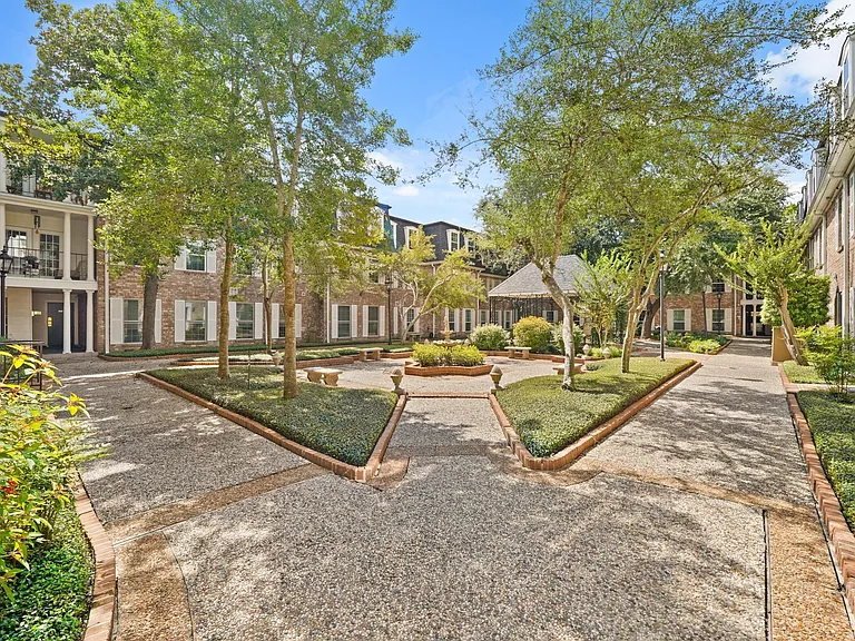 357 N Post Oak Ln #101 — Photo 17