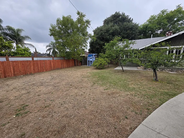 2121 Garfield Ave — Photo 29