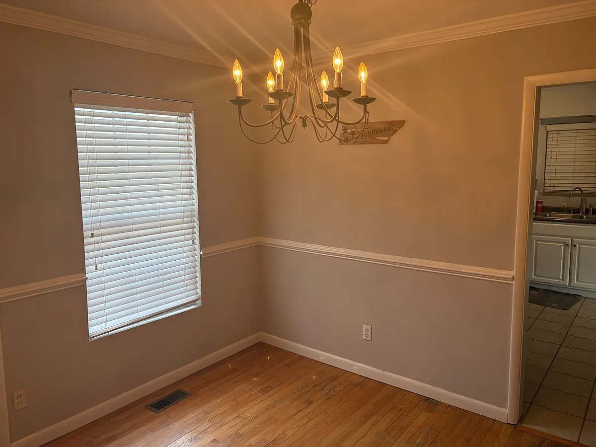 Building Photo - 323 Vanosdale Rd