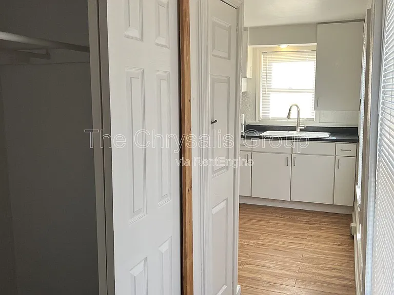 537 1/2 Bucklin St — Photo 4