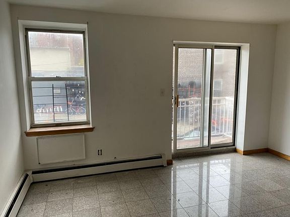 2nd image of 2526 Holland Ave APT 2A