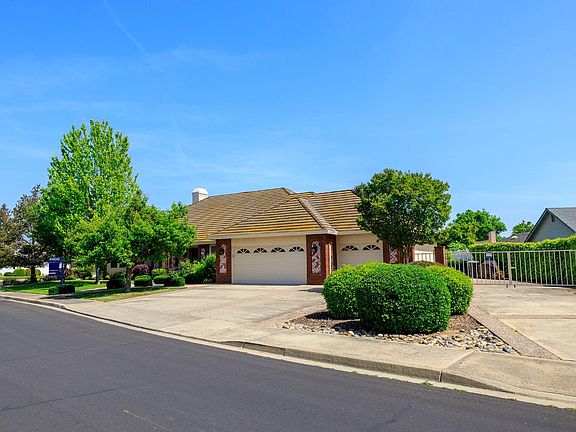 4th image of 79 Willowood Dr
