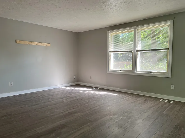 507 Castle Ct — Photo 6