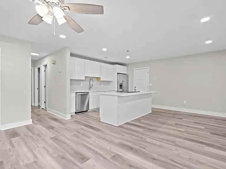 1115 S Shadow Dr — Photo 3