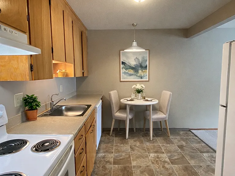 206 E 15th (Rainier) 1 Bed/1 Bath