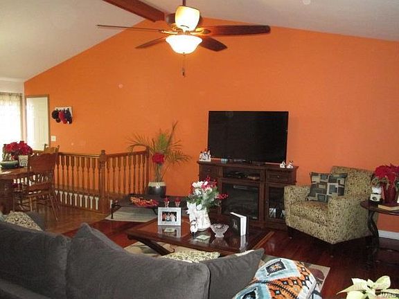5th image of 1001 Sleepy Hollow Dr