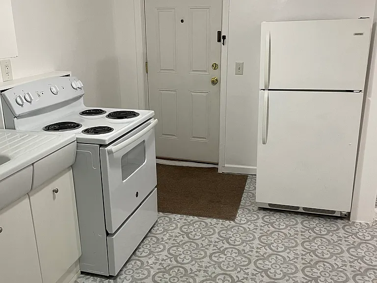 4922 California St #5 — Photo 13