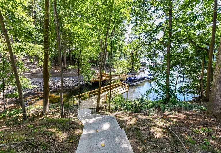 3830 Mill Run — Photo 31