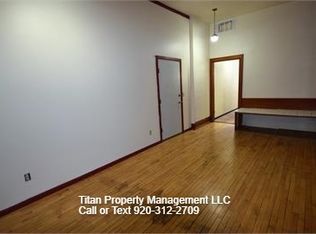 115 W Main St, Omro, WI 54963