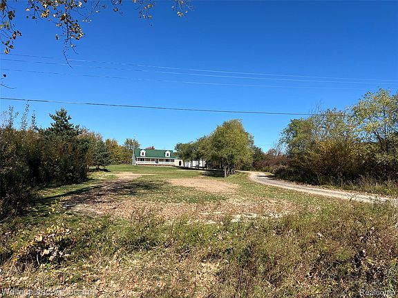 2nd image of 5393 Sheridan Line Rd