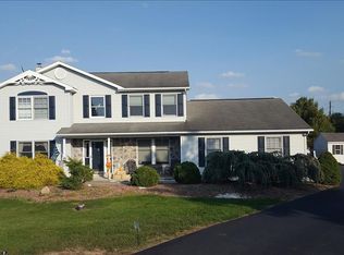 1132 Sherwood Dr, Laurys Station, PA 18059