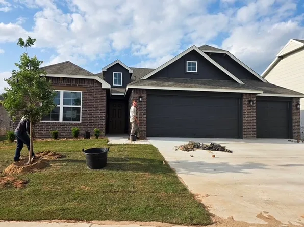 3900 W Laredo St, Broken Arrow, OK 74012