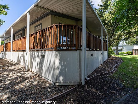 5th image of 64 Acacia Court
