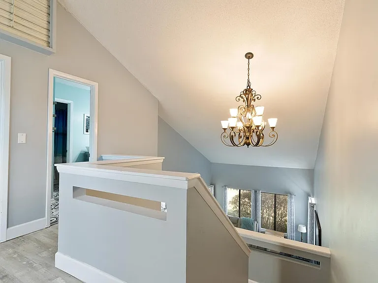 800 Bay Dr #10 — Photo 33