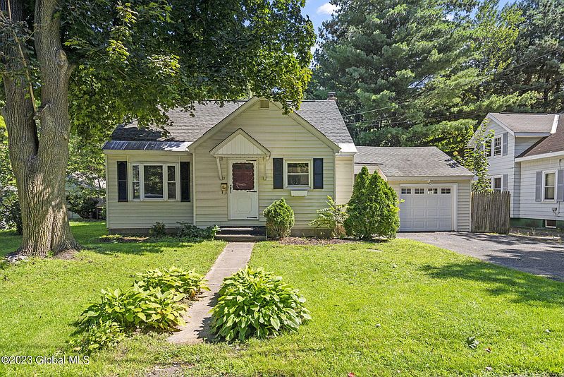 3rd image of 5 Spruce Street
